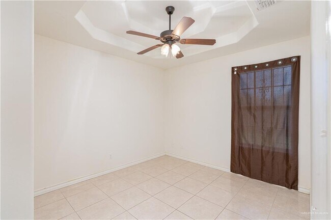 Building Photo - 2405 Singletary Dr