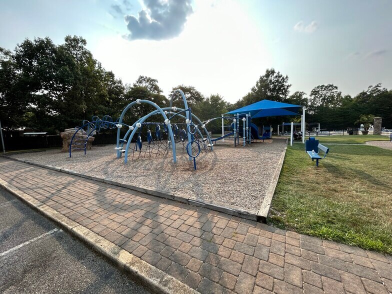 Building Photo - 5011 Jurel Ct