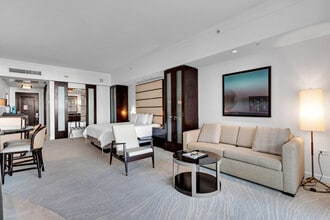 Building Photo - 4441 Collins Ave