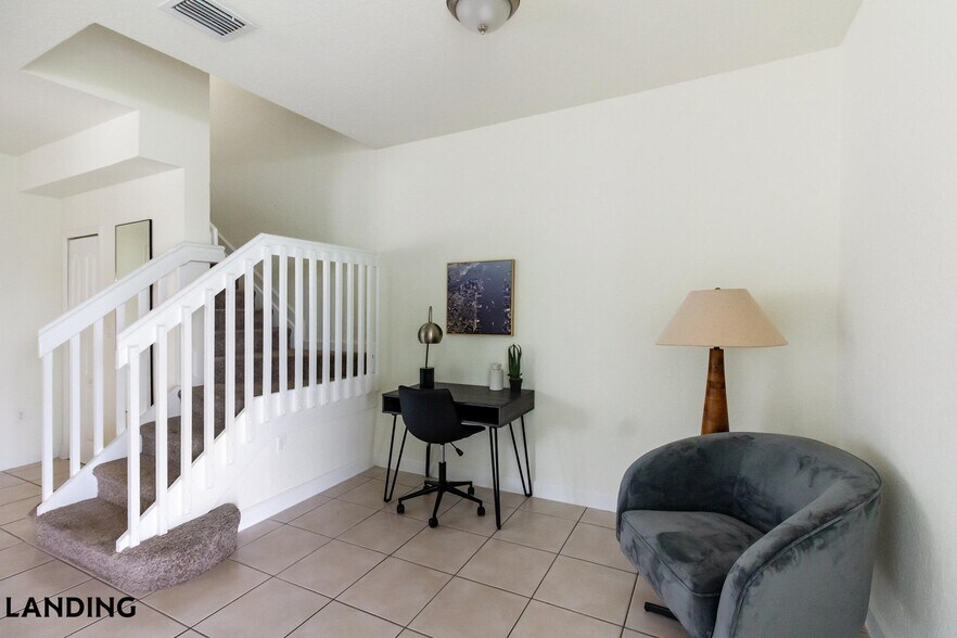 Building Photo - 1140 SE 24th Rd