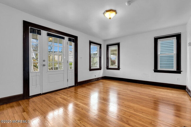 Building Photo - 407 Newark Ave