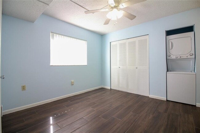 Building Photo - 1103 Cypress Gardens Blvd