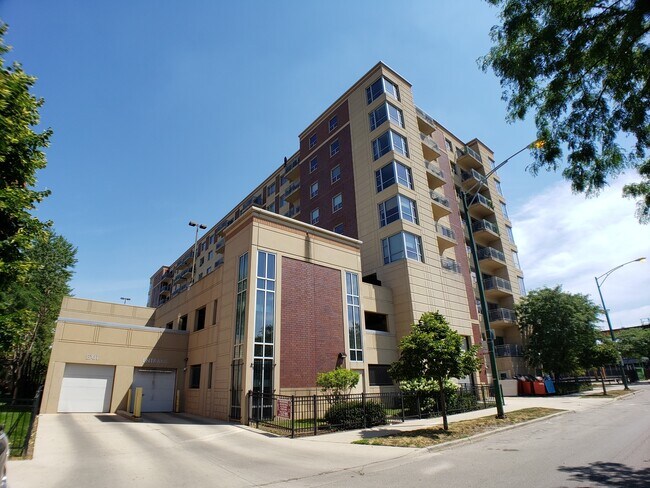 Building Photo - 100 N Hermitage Ave