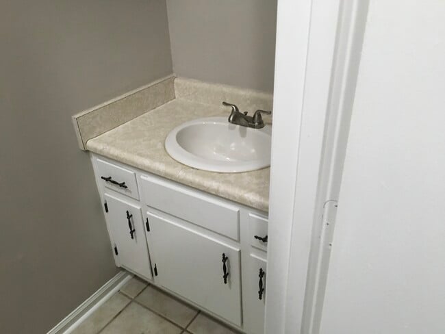 Building Photo - 110 Hillpine