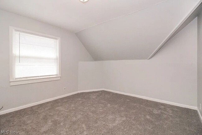 Building Photo - 4 BD/1 BA