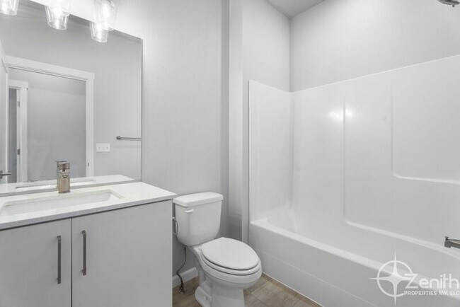 Building Photo - 16318 NE 20th St