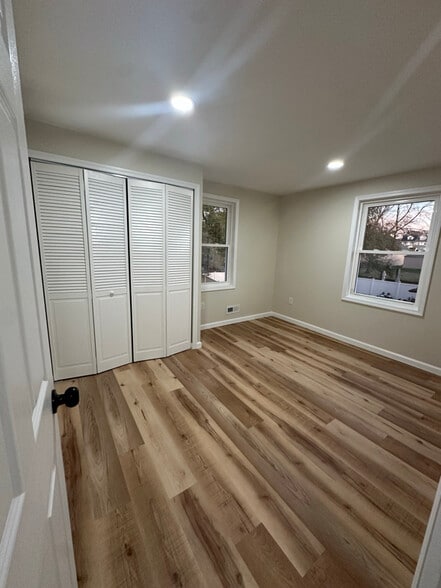 Building Photo - 1910 43rd St