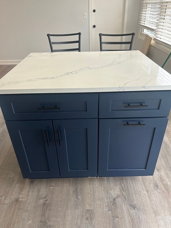 Building Photo - 230 Delaware Dr