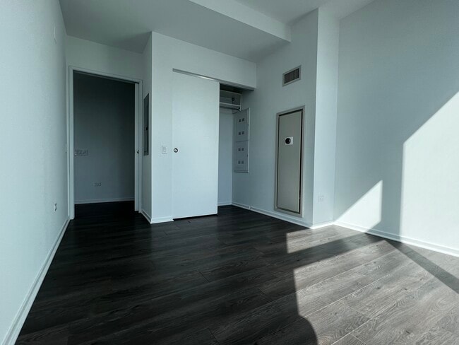 Building Photo - 223 E Grand Ave