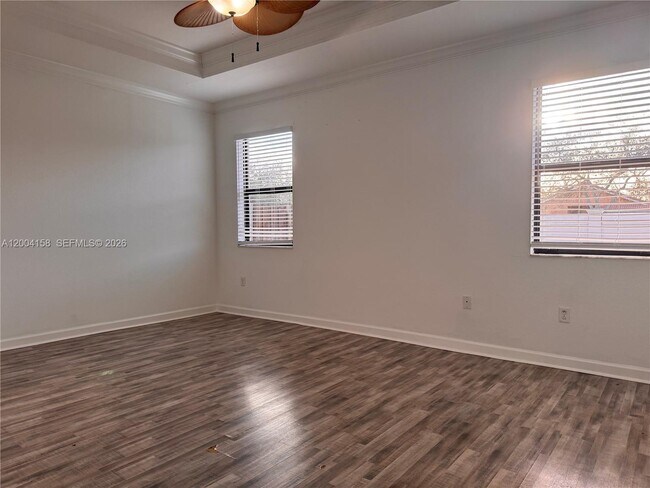 Building Photo - 154 SE 23rd Terrace