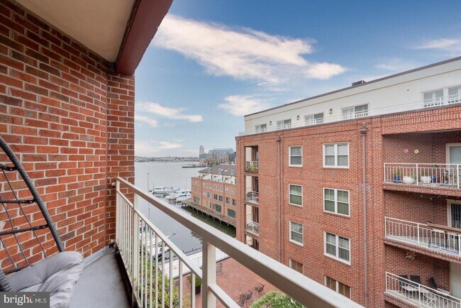 Building Photo - 960 Fell St