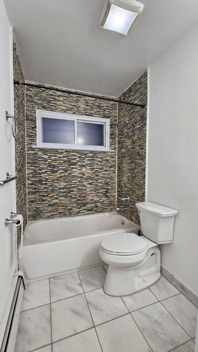 Building Photo - 5 Ontario Dr