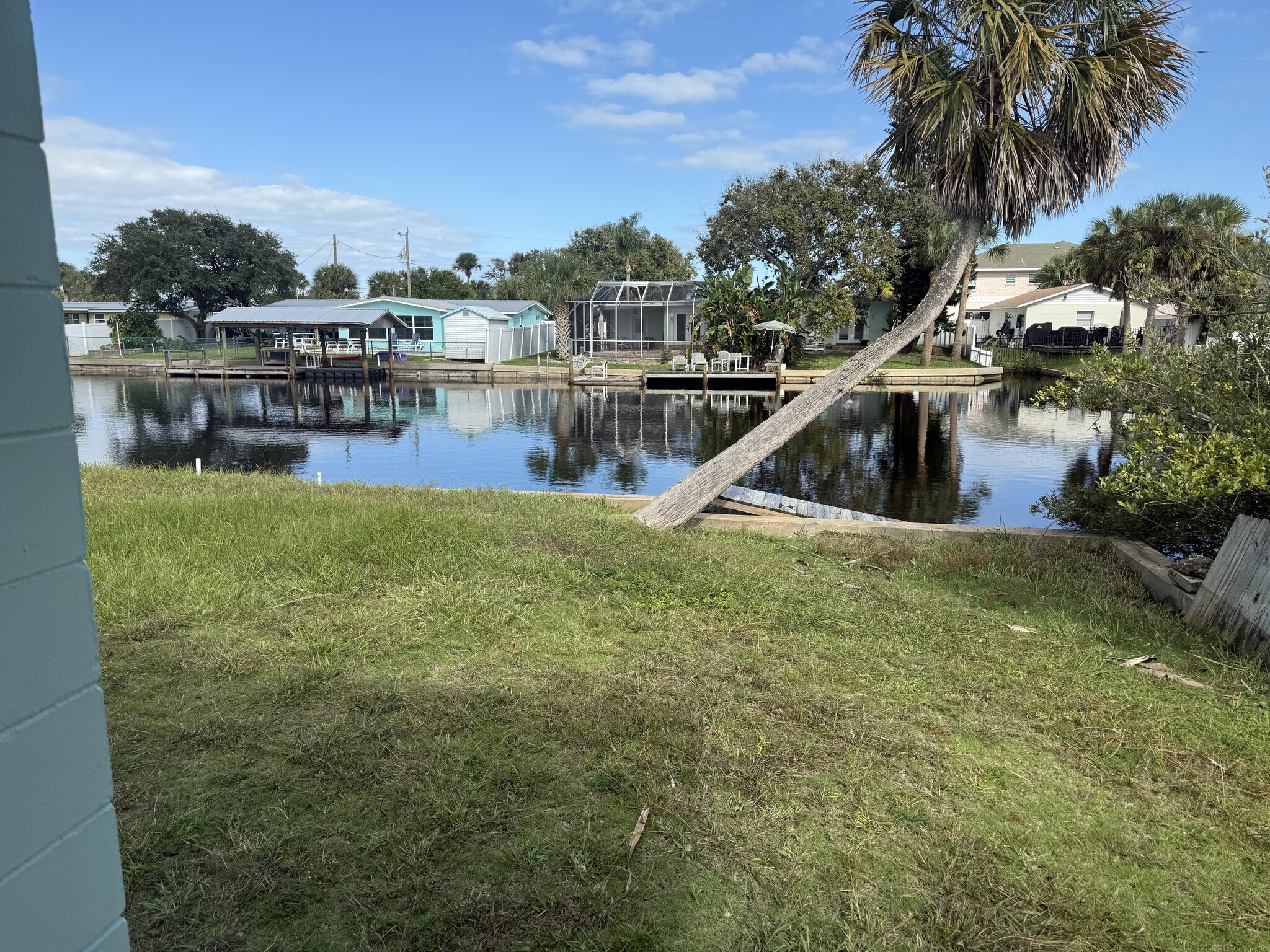 Building Photo - 108 Lantana Ave