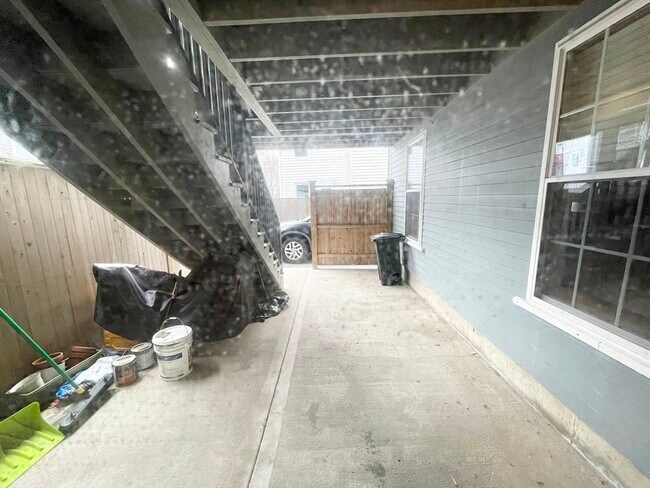 Building Photo - 27-29-29 Telegraph St