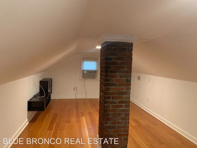 Building Photo - 3 br, 3 bath House - 610 SE Green Street
