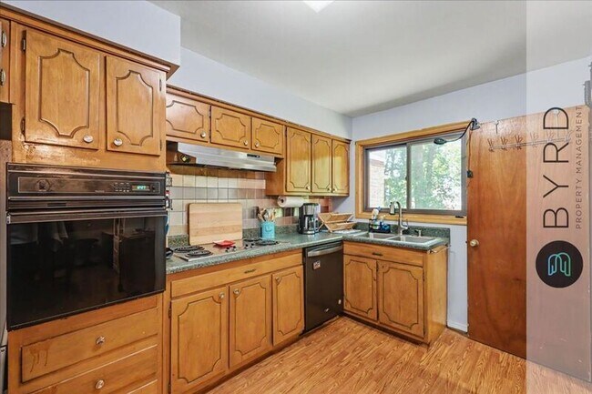 Building Photo - 3708 Grandel Dr