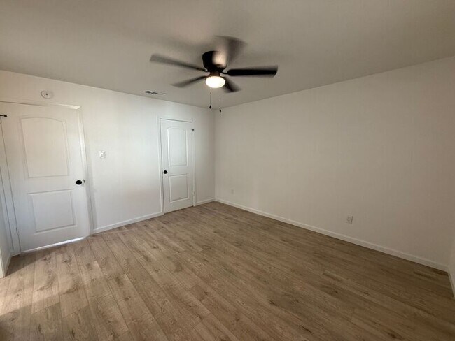 Building Photo - 1255 Valencia Ln