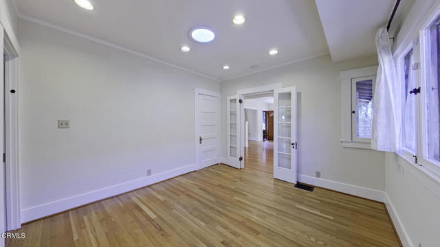 Building Photo - 1915 Las Lunas St