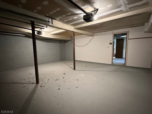 Building Photo - 54 Water St