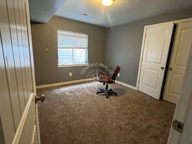 Building Photo - 375 Slate Drive