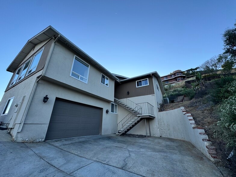 Building Photo - 1176 Dawnridge Ave