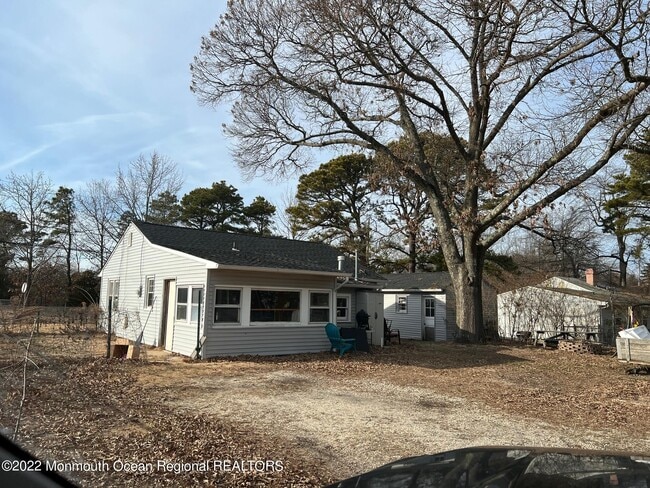 Primary Photo - 511 Holly Village Ln