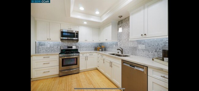 Building Photo - 1128 Westmoreland Cir