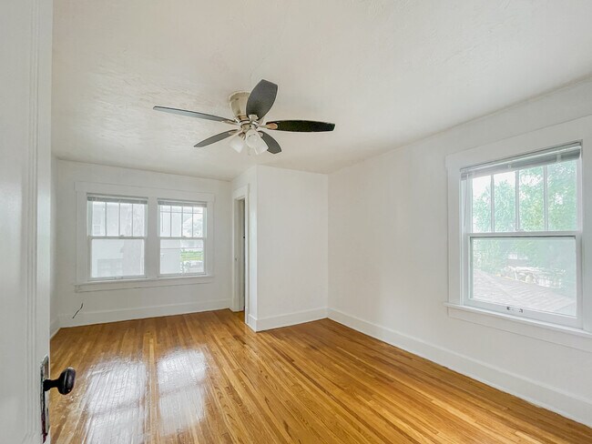 Building Photo - 1255 S 25th St