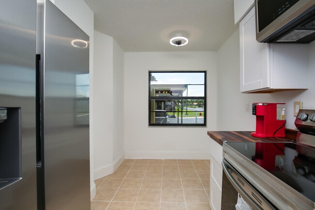 Building Photo - 6036 Indrio Rd