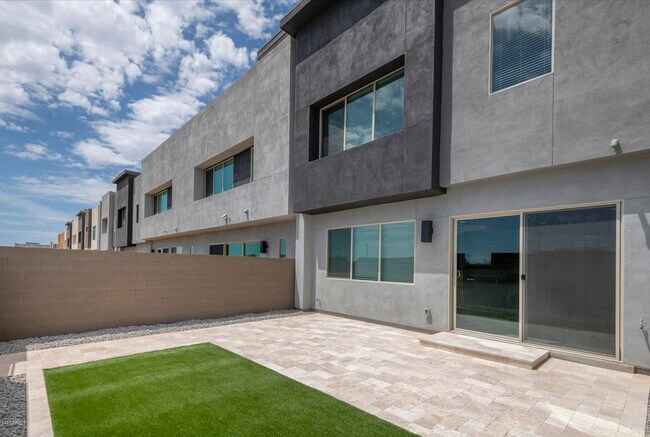 Building Photo - 25429 N 19th Ln