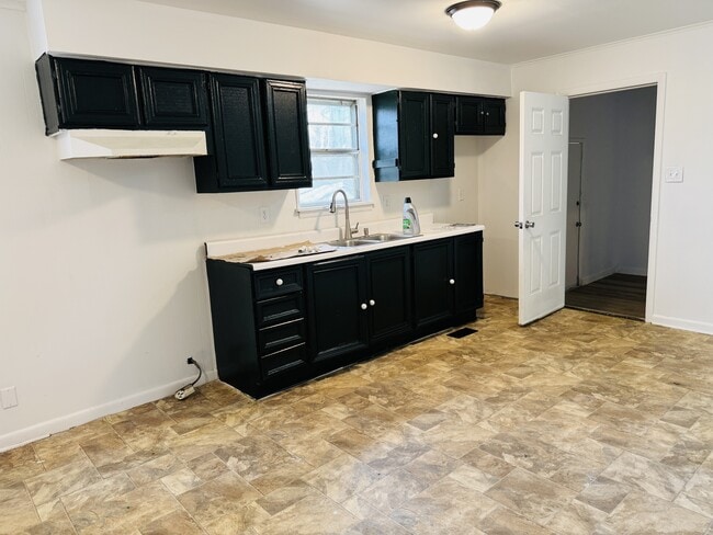 Building Photo - 168 Drum Cir