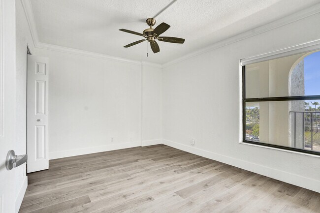 Building Photo - 1631 Riverview Rd