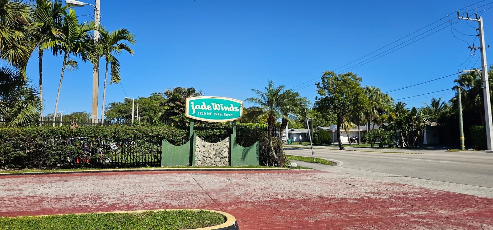 Building Photo - 1670 NE 191st St