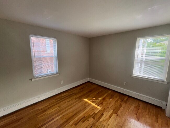 Building Photo - 762 New Britain Ave