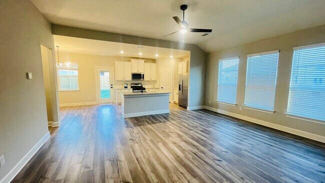 Building Photo - 2104 Hardwick Dr