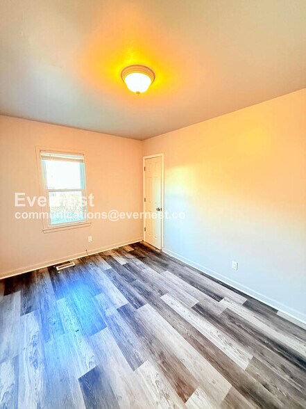 Building Photo - 19148 Hilton Dr