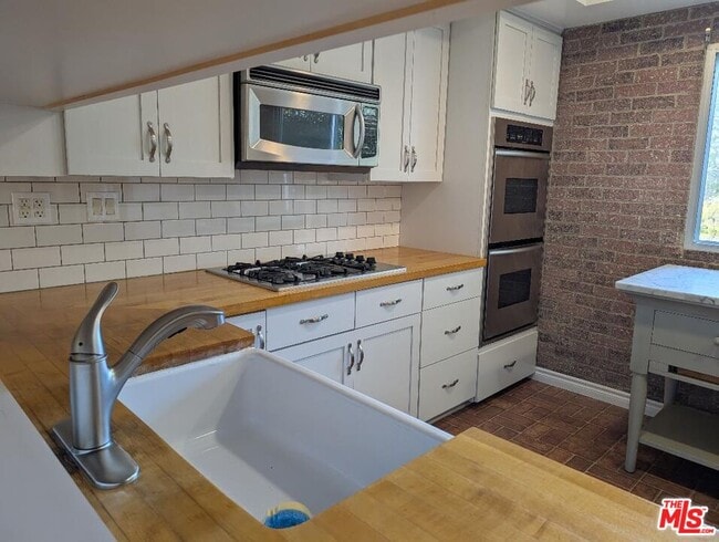 Building Photo - 4804 La Villa Marina