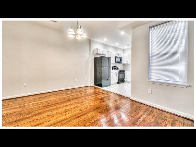 Building Photo - 3336 W Caton Ave