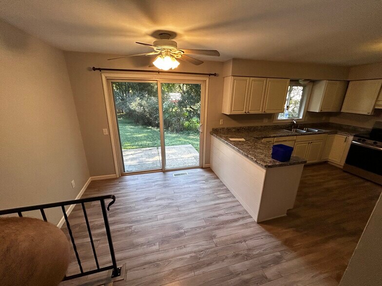 Building Photo - 3717 Sunbrook Rd
