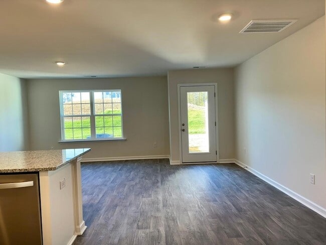 Building Photo - 149 Tributary Wy