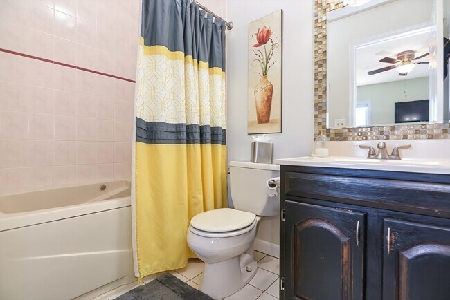 Building Photo - 109 Salem St