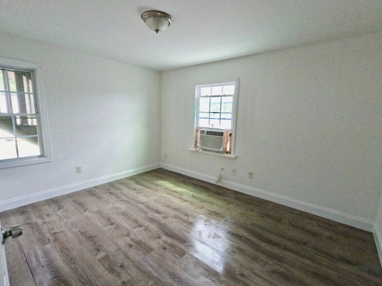 Building Photo - 1340 US-501