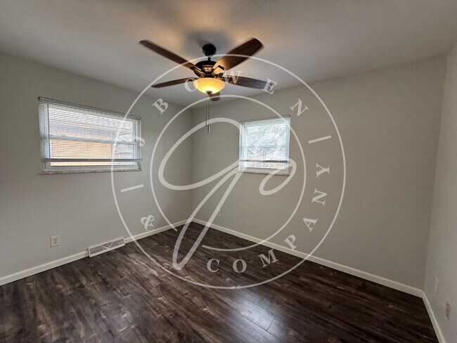 Building Photo - Charming 3-Bedroom Home on Curson Drive with fenced backyard.