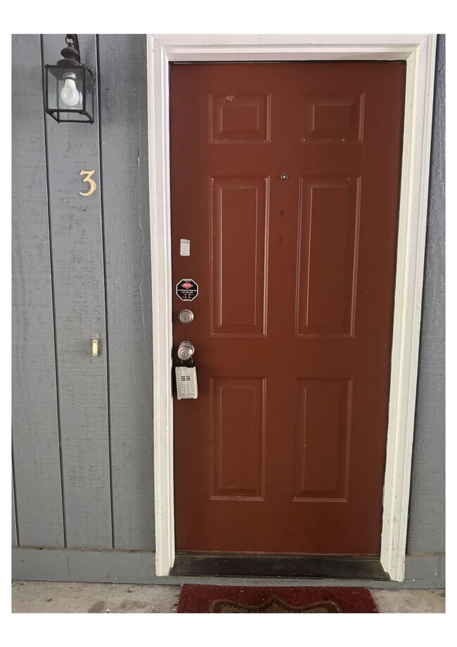 Building Photo - Spacious 2-Bedroom, 2-Bathroom Apartment in Fayetteville