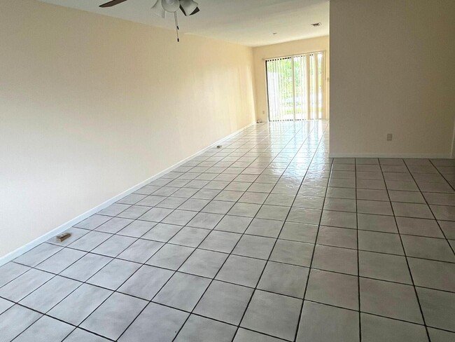Building Photo - 4105 Inlet Cir