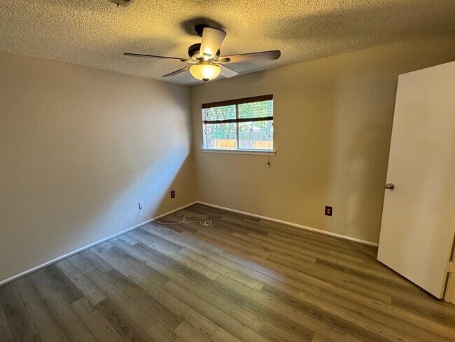 Building Photo - 9001 Jesse James Dr