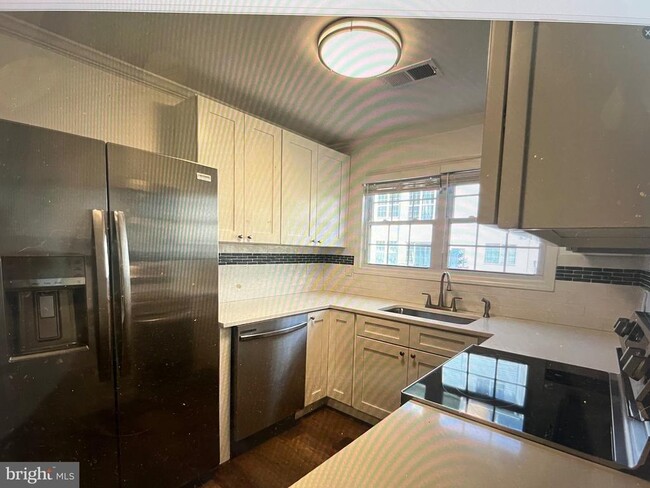 Building Photo - 1113 Huntmaster Terrace NE