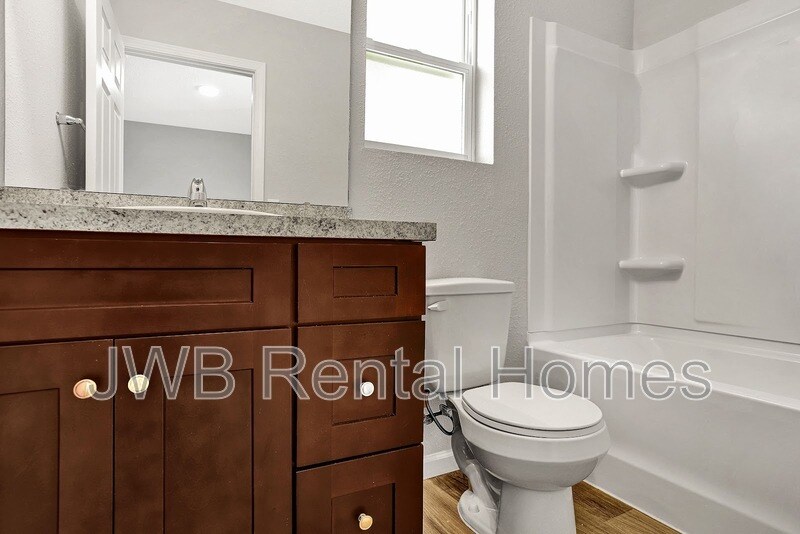 Building Photo - 627 Blodgetts Ln