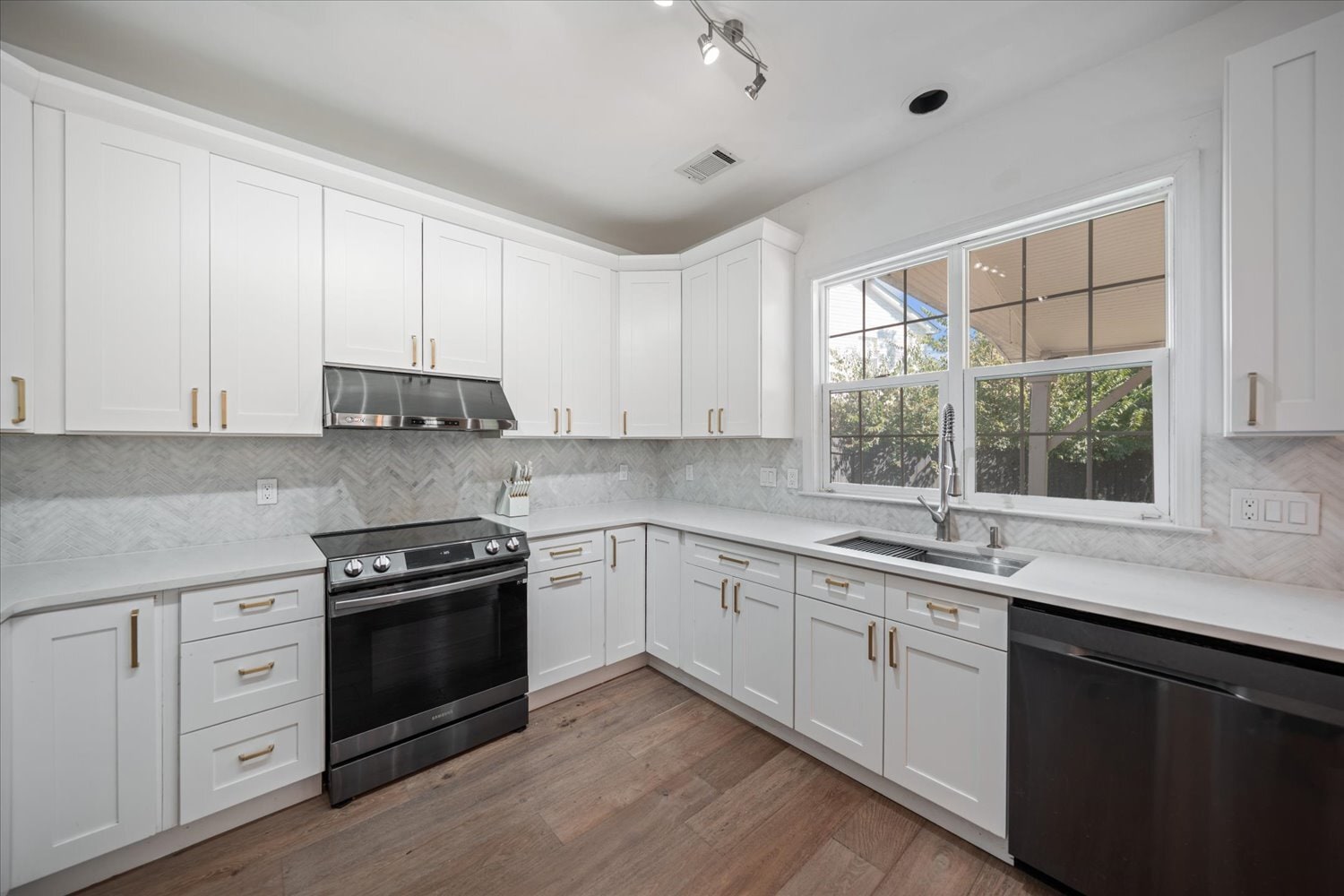 Building Photo - 130 Stanwick Dr