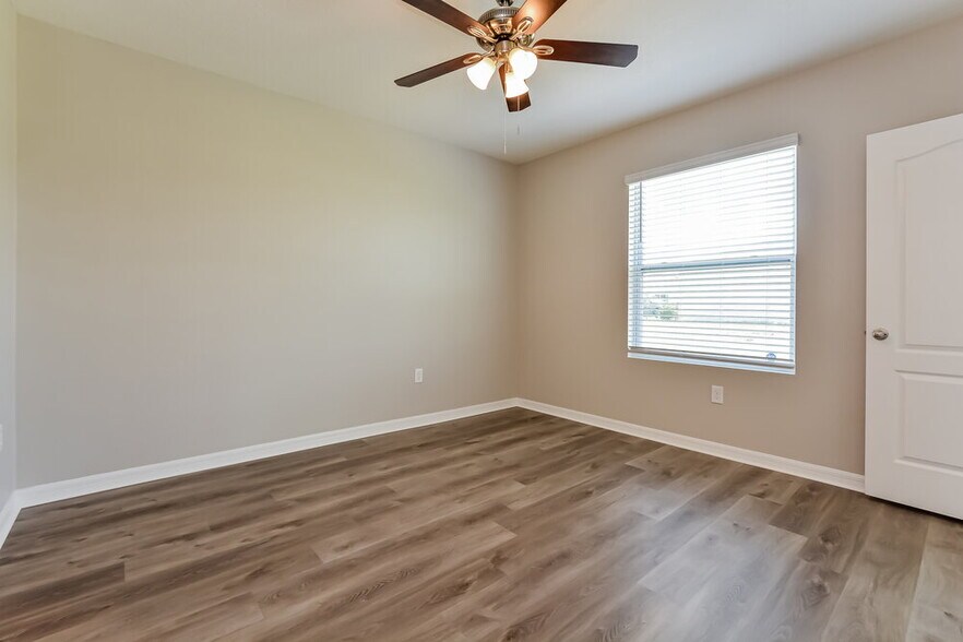 Building Photo - 3614 Scarlet Oak Dr
